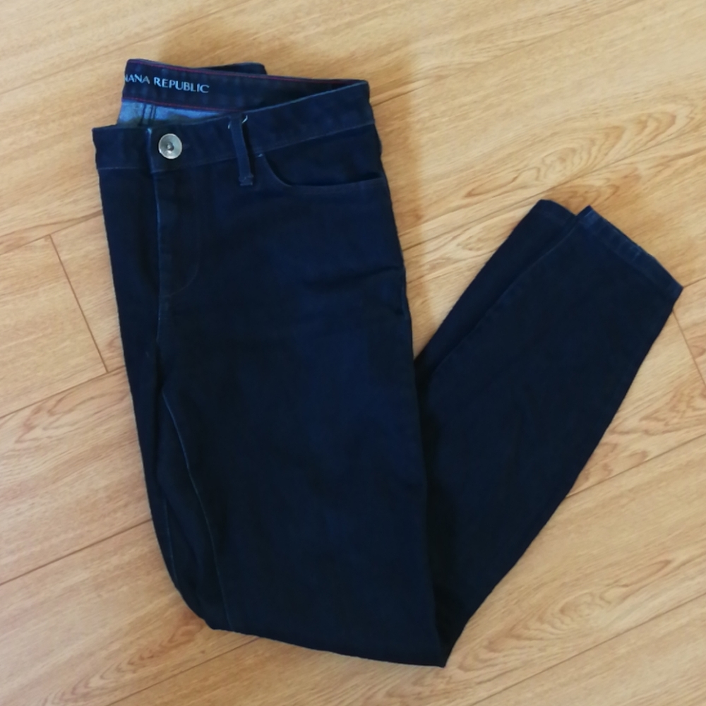 Dark wash skinny jeans